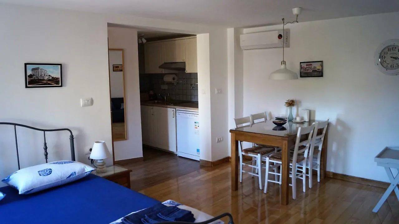 Apartmani Vila Angelina Selce 0*,